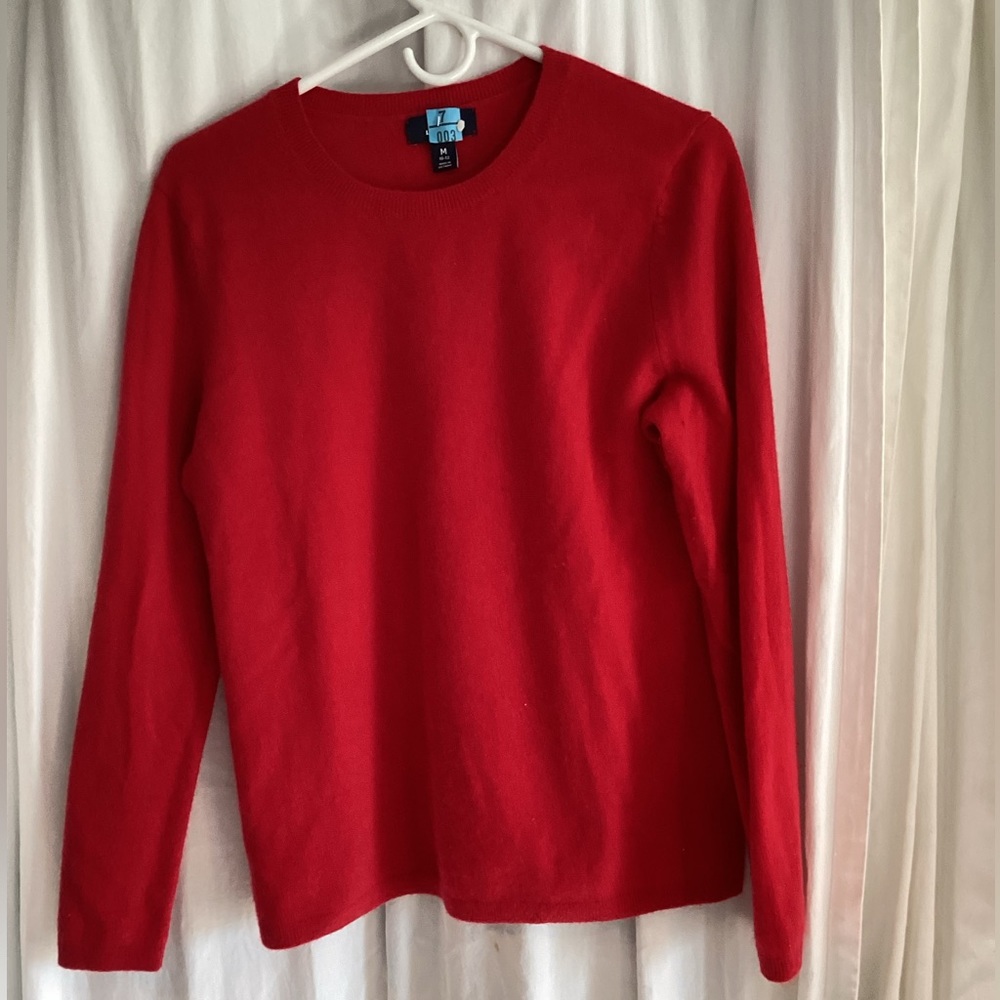 Red cashmere pullover
